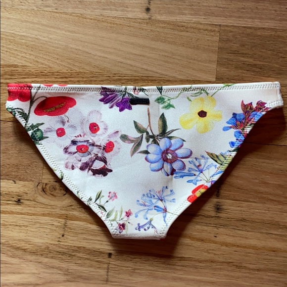 TRIANGL SWIMSUIT - Picture 4 of 4